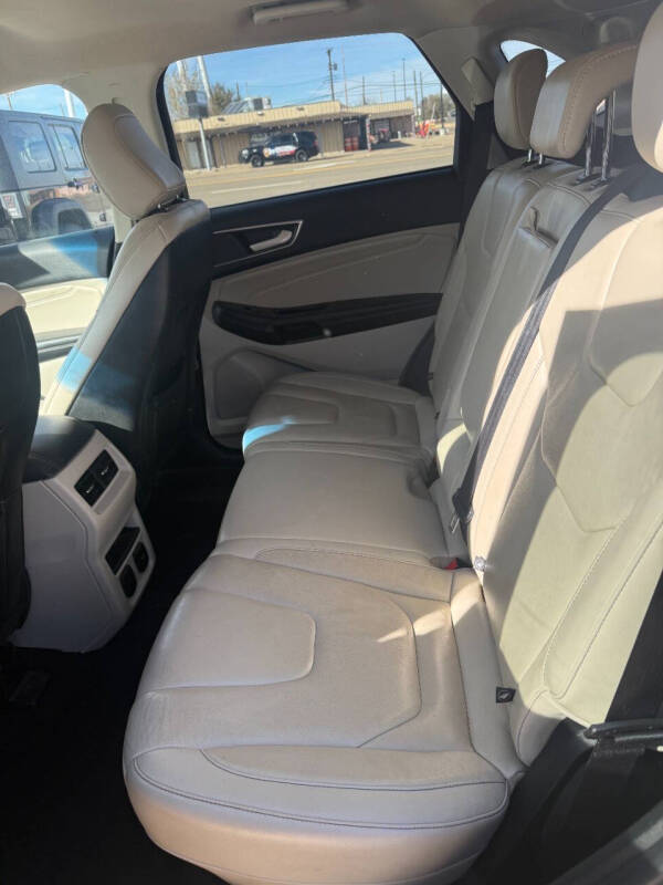 2020 Ford Edge Titanium