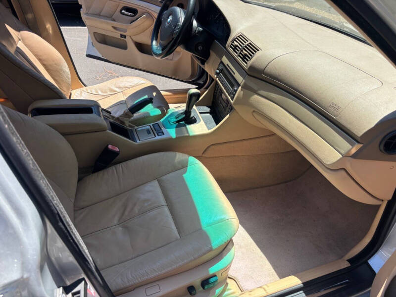 2000 BMW 5 Series 528i