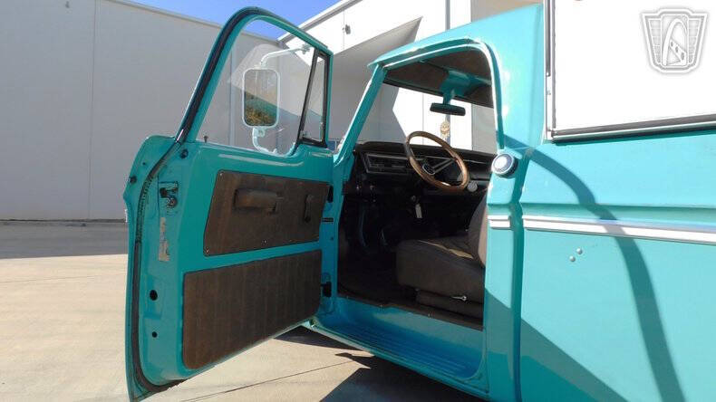 1969 Dodge D200 Pickup