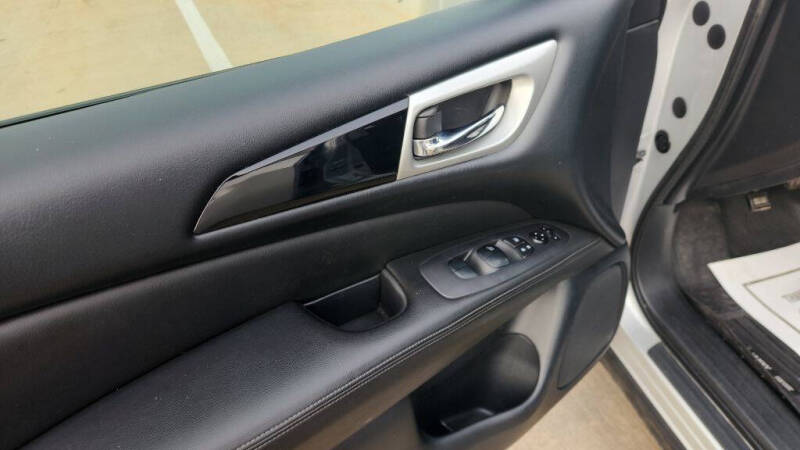 2019 Nissan Pathfinder S