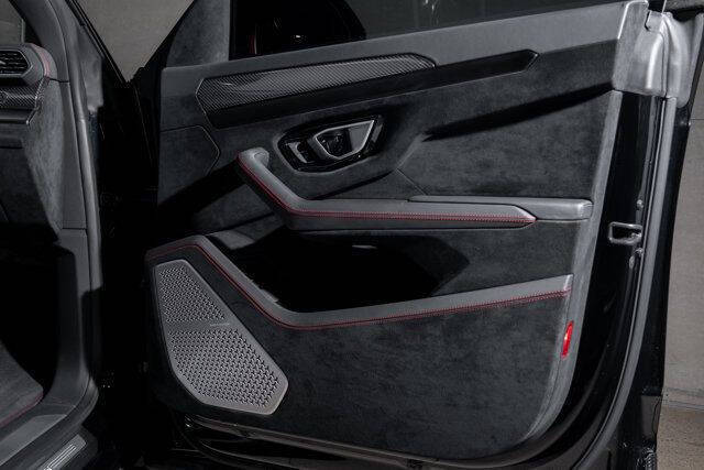 2023 Lamborghini Urus Performante