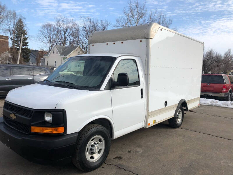 2017 Chevrolet Express Cutaway for sale at Bibian Brothers Auto Sales & Service in Joliet IL
