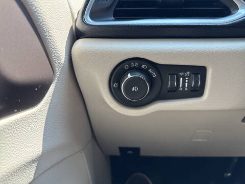 2017 Chrysler Pacifica Touring-L Plus