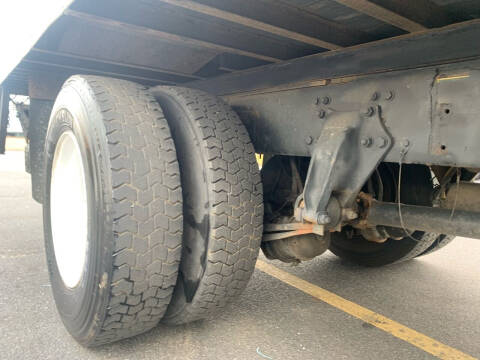 2012 Freightliner M2 106