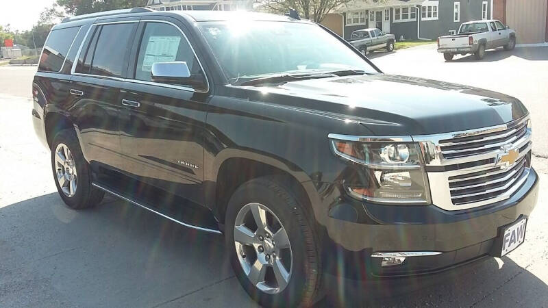 Used 2020 Chevrolet Tahoe Premier with VIN 1GNSKCKC1LR124636 for sale in Cambridge, NE