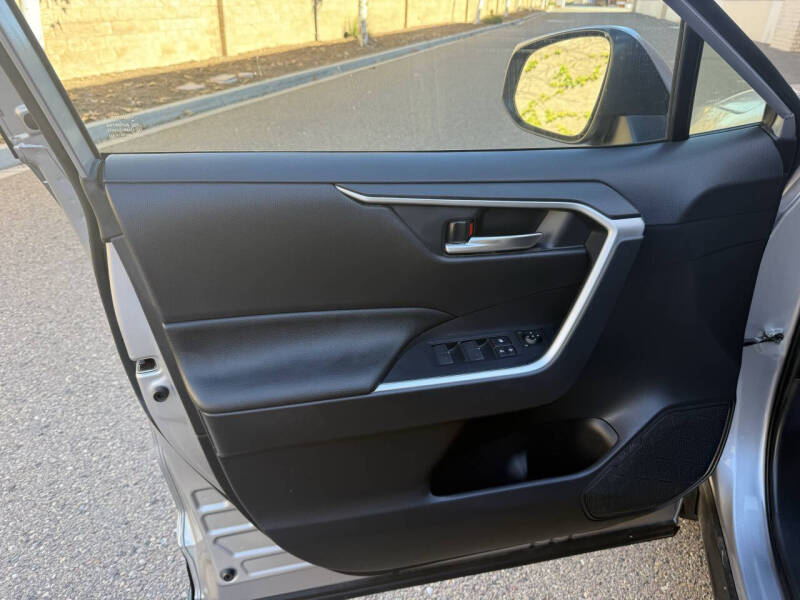 2024 Toyota RAV4 Prime SE