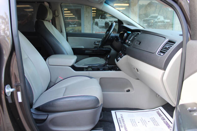 2016 Kia Sedona