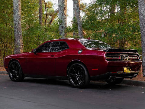 2018 Dodge Challenger SXT Plus