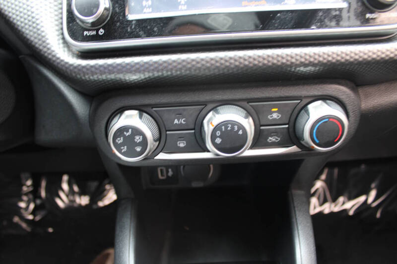2020 Nissan Kicks S
