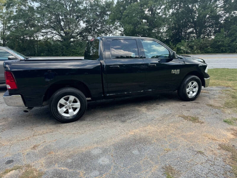 2021 RAM Ram 1500 Classic SLT photo 4