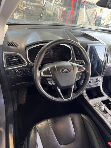 2021 Ford Edge Titanium