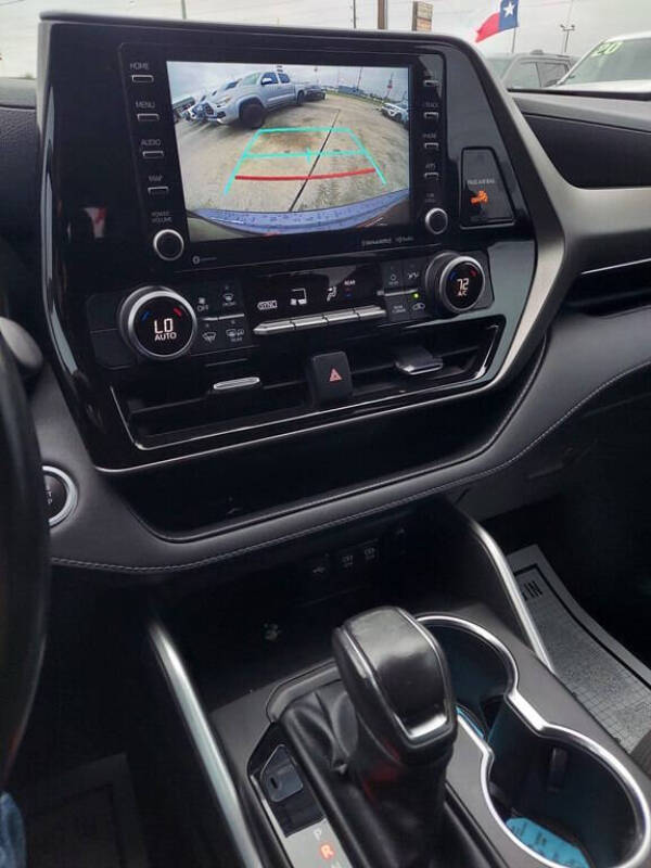 2021 Toyota Highlander LE