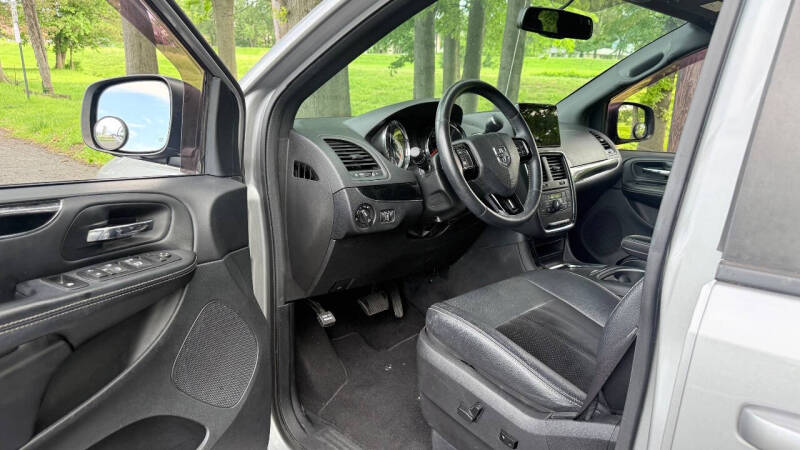 2016 Dodge Grand Caravan SXT Plus