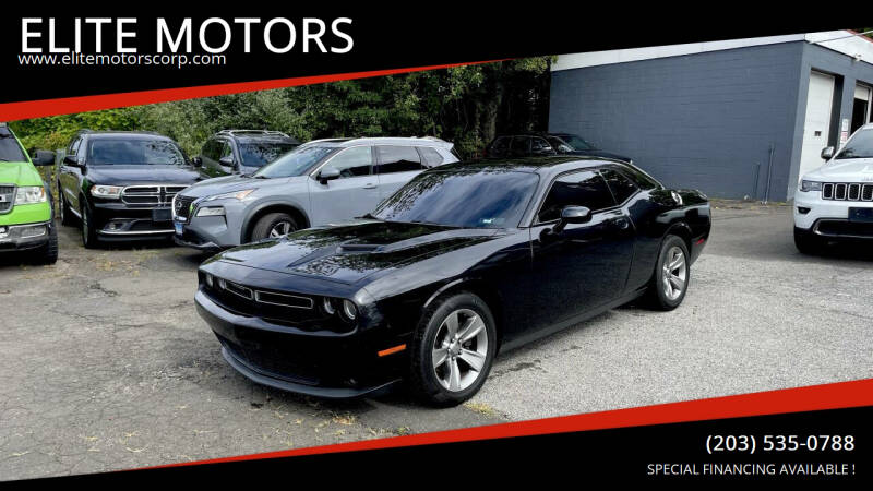 2015 Dodge Challenger SXT's photo