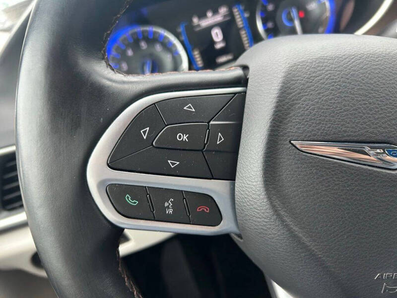 2017 Chrysler Pacifica Touring-L