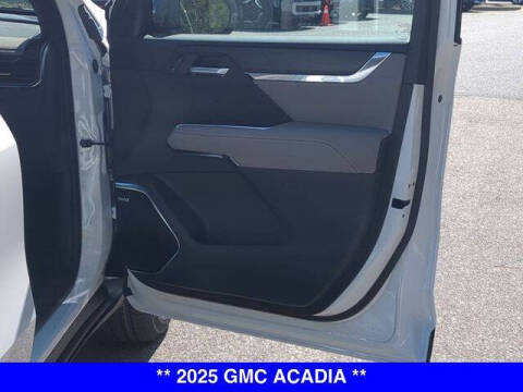 2025 GMC Acadia Elevation