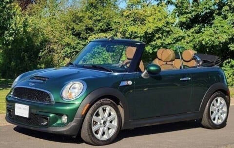 2015 MINI Convertible for sale at CLEAR CHOICE AUTOMOTIVE in Milwaukie OR