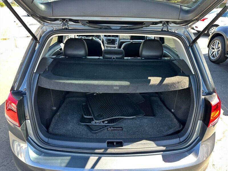 2017 Volkswagen Golf TSI SE