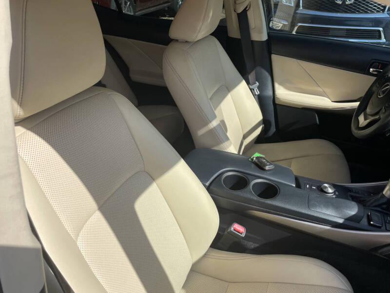 2015 Lexus IS 250 Crafted Line