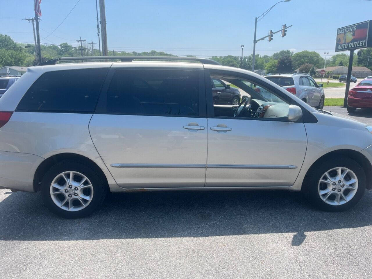 2004 Toyota Sienna for sale at Bastian s Auto Outlet in Coal Valley, IL