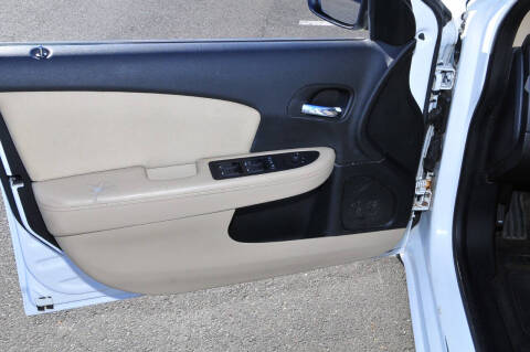 2012 Chrysler 200 Touring