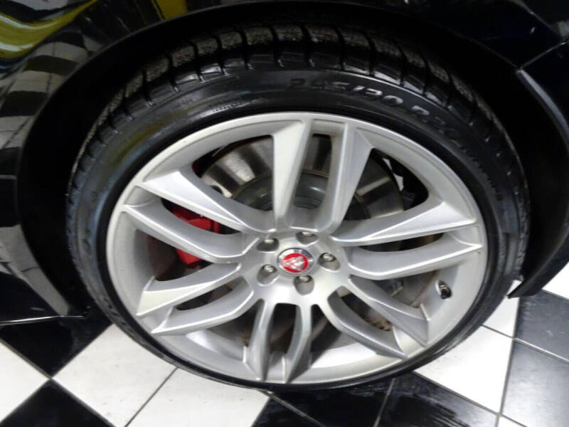 2017 Jaguar F-TYPE R