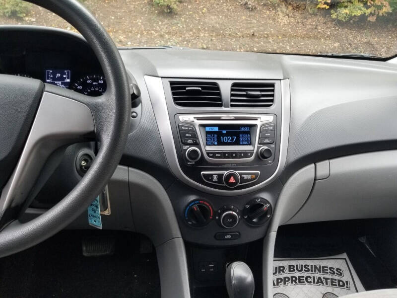 2016 Hyundai Accent SE