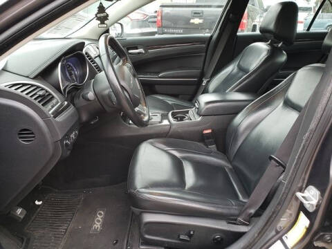 2016 Chrysler 300 Limited Anniversary