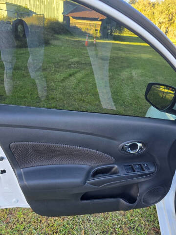 2019 Nissan Versa SV