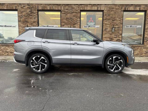 2022 Mitsubishi Outlander SE
