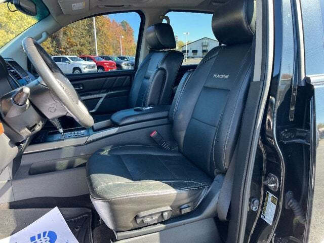 2015 Nissan Armada 40