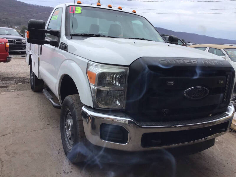 2013 Ford F-350 Super Duty XL's photo