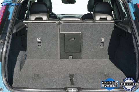 2023 Volvo XC40 B5 Ultimate Bright Theme