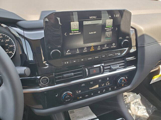 2024 Nissan Pathfinder SL