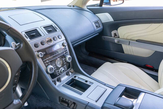 2012 Aston Martin V8 Vantage 10