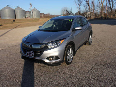 2019 Honda HR-V for sale at Apple Auto in La Crescent MN