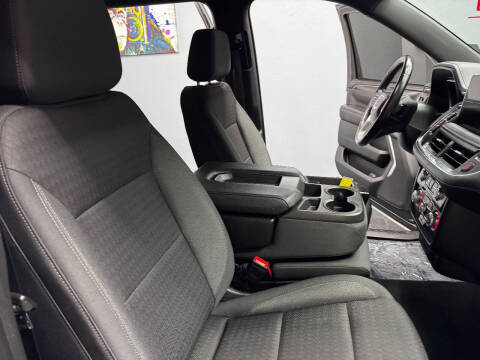 2023 GMC Yukon XL SLE