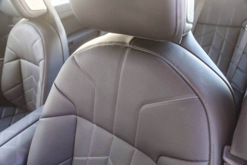 2025 BMW 7 Series 750e xDrive