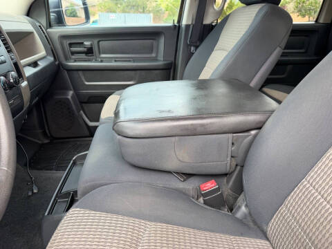 2012 RAM 1500 ST