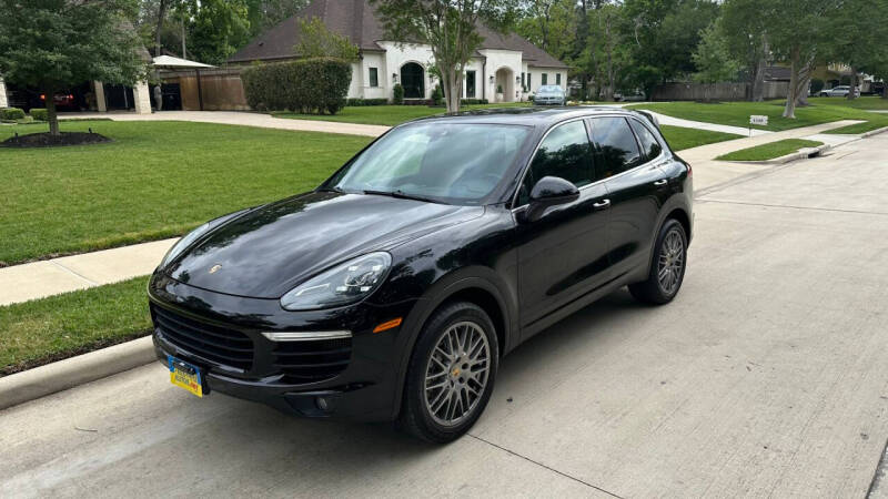 2016 Porsche Cayenne S photo 24