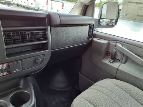 2025 Chevrolet Express 3500