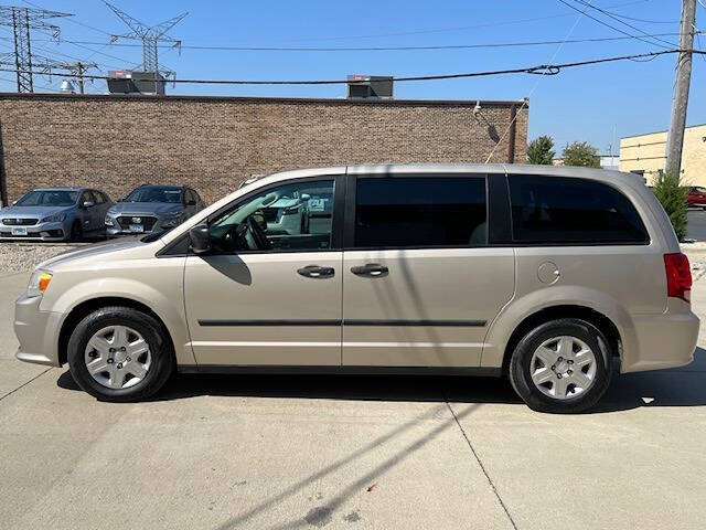 2013 Dodge Grand Caravan for sale at Titan Motors in Elk Grove Village, IL