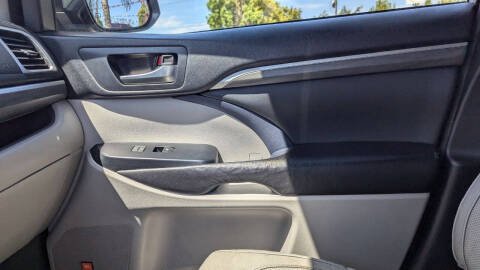 2017 Toyota Highlander