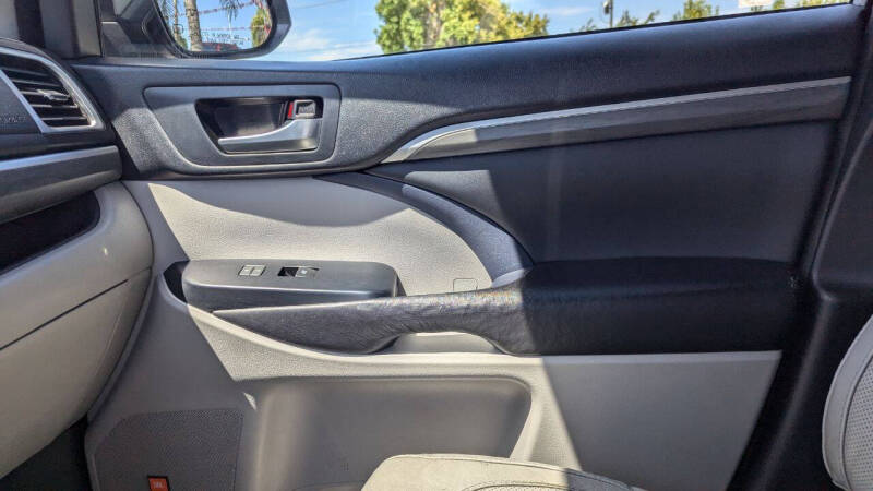 2017 Toyota Highlander