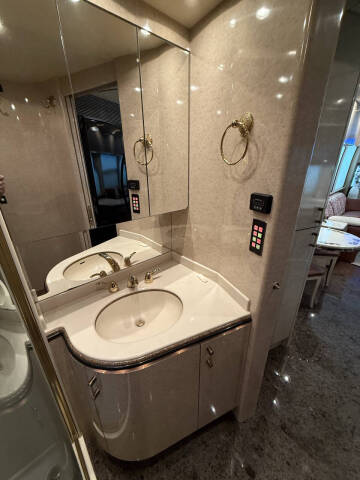 2001 Prevost Marathon