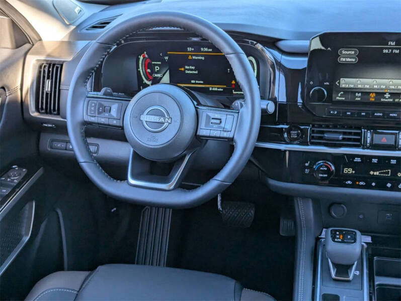 2025 Nissan Pathfinder Platinum