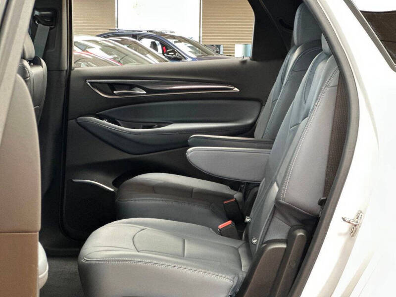 2022 Buick Enclave Essence