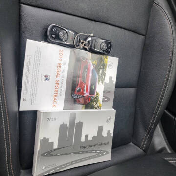 2019 Buick Regal Sportback Essence