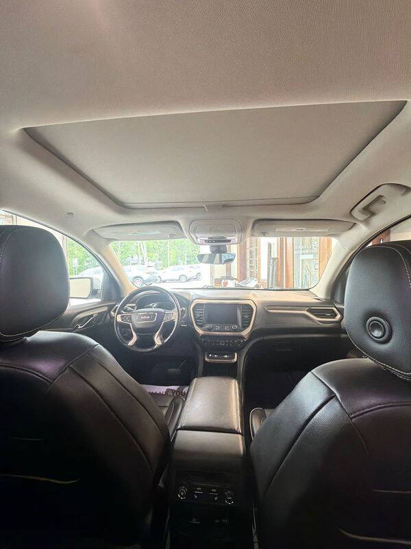 2020 GMC Acadia Denali