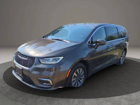 2022 Chrysler Pacifica Hybrid Touring L